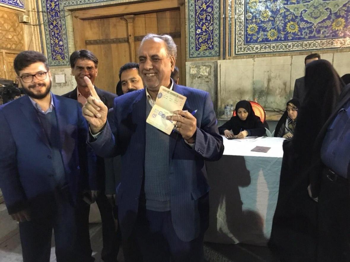خبرنگاران میزان مشارکت شهروندان کلانشهر اصفهان در انتخابات 21 درصد اعلام شد