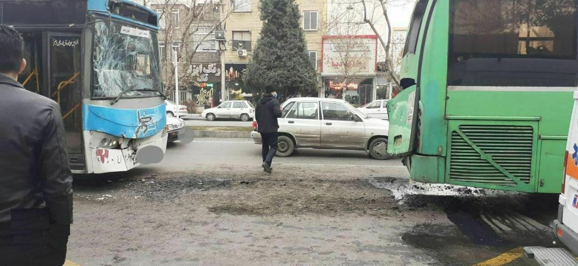 تصادف دو اتوبوس شهری و مجروح شدن 15 مشهدی