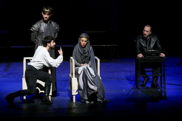 لیزای بیچاره روسیه در تالار وحدت، بی وطن در تئاترشهر